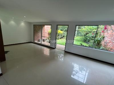 Casa de 3 alcobas en arriendo en Envigado, Envigado, 180 m² · foto 2 de 20