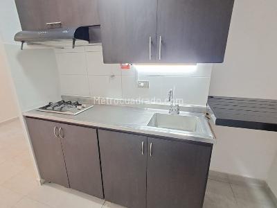 Apartaestudio en arriendo en Los Alpes, Medellín, 20 m² · foto 7 de 13