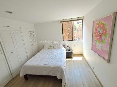 Apartamento de 3 alcobas en arriendo en Las Lomas, Medellín, 106 m² · foto 15 de 17