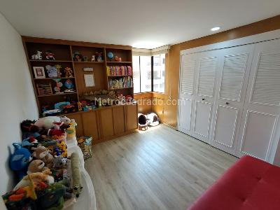 Apartamento de 3 alcobas en arriendo en Las Lomas, Medellín, 106 m² · foto 9 de 17