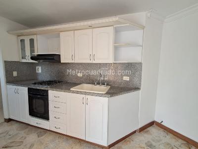 Apartaestudio en arriendo en Las Acacias, Medellín, 55 m² · foto 2 de 19