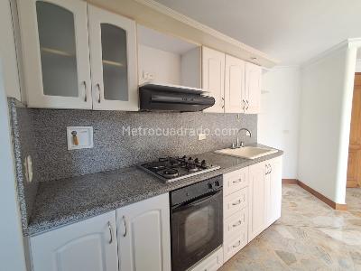 Apartaestudio en arriendo en Las Acacias, Medellín, 55 m² · foto 3 de 19
