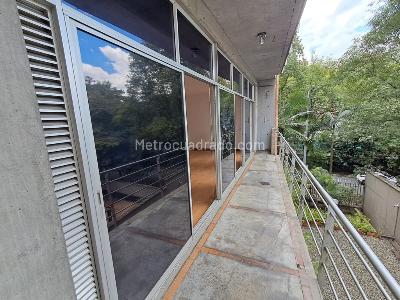 Apartamento de 1 alcoba en arriendo en El Poblado, Medellín, 69 m² · foto 4 de 9