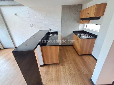 Apartamento de 1 alcoba en arriendo en Lalinde, Medellín, 60 m² · foto 2 de 13