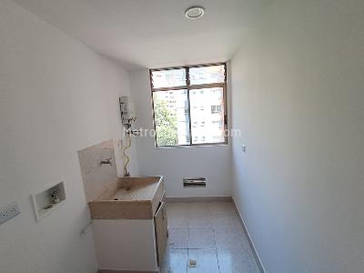 Apartamento de 3 alcobas en arriendo en La Florida, Medellín, 86 m² · foto 5 de 17