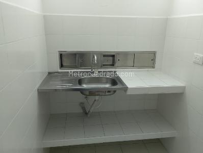 Casa de 5 alcobas en arriendo en Quinta Paredes, Bogotá, 700 m² · foto 12 de 16