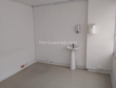 Casa de 5 alcobas en arriendo en Quinta Paredes, Bogotá, 700 m² · foto 13 de 16