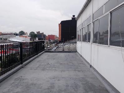 Casa de 5 alcobas en arriendo en Quinta Paredes, Bogotá, 700 m² · foto 15 de 16
