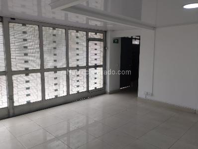 Casa de 5 alcobas en arriendo en Quinta Paredes, Bogotá, 700 m² · foto 5 de 16
