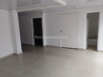 Casa de 5 alcobas en arriendo en Quinta Paredes, Bogotá, 700 m² · foto 6 de 16