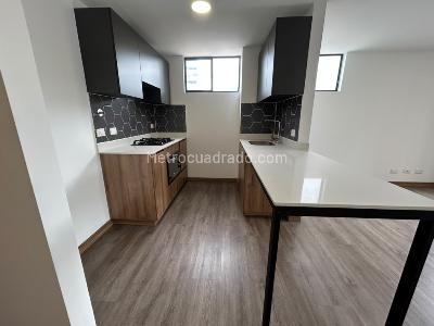Apartamento de 2 alcobas en arriendo en Primavera, Envigado, 74 m² · foto 2 de 18