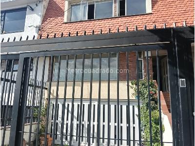 Casa de 4 alcobas en venta en Niza, Bogotá, 237 m² · foto 2 de 20