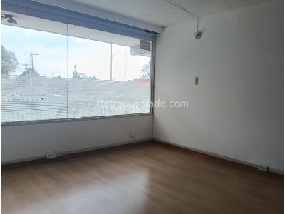 Casa de 4 alcobas en venta en Niza, Bogotá, 237 m² · foto 10 de 20