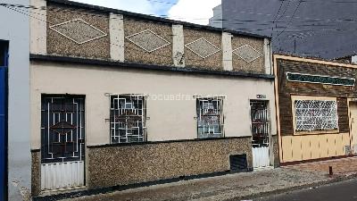 Casa de 5 alcobas en venta en San Fernando Barrios Unidos, Bogotá, 160 m² · foto 2 de 3