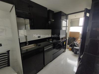 Apartamento de 3 alcobas en arriendo en El Poblado, Medellín, 78 m² · foto 3 de 18
