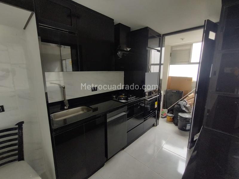 Apartamento Estiloso de 3 Alcobas con Piscina en El Poblado - 3