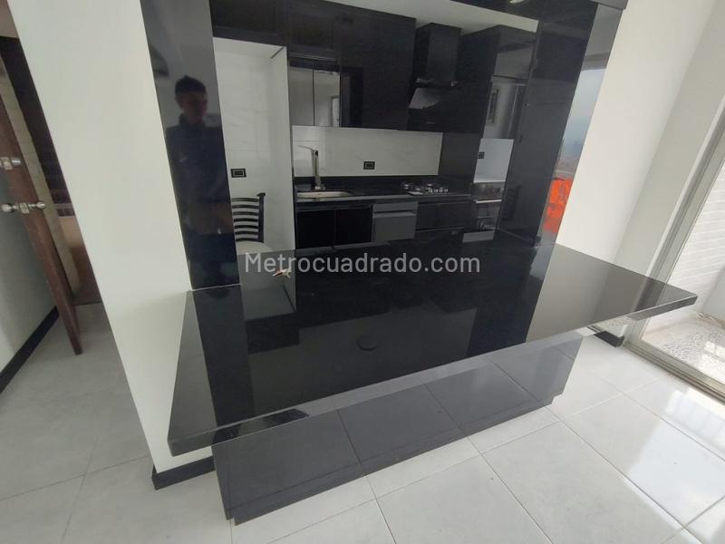Apartamento Estiloso de 3 Alcobas con Piscina en El Poblado - 7
