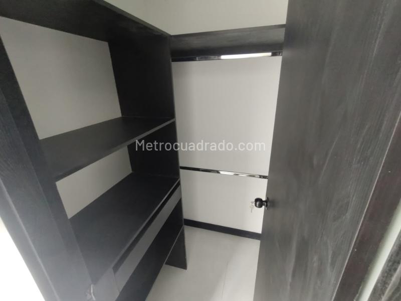 Apartamento Estiloso de 3 Alcobas con Piscina en El Poblado - 8
