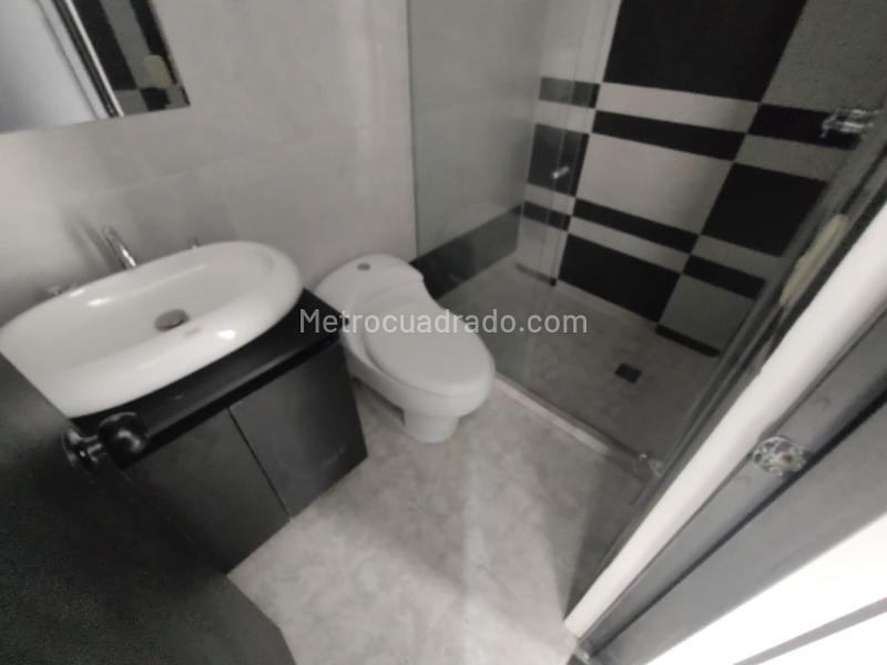 Apartamento Estiloso de 3 Alcobas con Piscina en El Poblado - 9