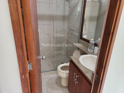 Apartamento de 2 alcobas en arriendo en El Poblado, Medellín, 70 m² · foto 10 de 11