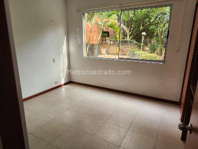 Apartamento de 2 alcobas en arriendo en El Poblado, Medellín, 70 m² · foto 8 de 11