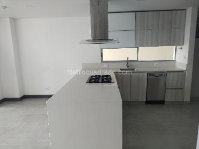 Apartamento de 3 alcobas en arriendo en Villa Carlota, Medellín, 90 m² · foto 2 de 14
