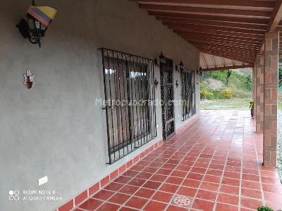 Casa de 4 alcobas en venta en Los Pinos, Rionegro · foto 6 de 20