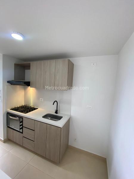 3BR Apartment in Fontibon (60 m²) - 2