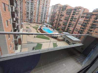 Apartamento de 3 alcobas en arriendo en El Poblado, Medellín, 76 m² · foto 2 de 18