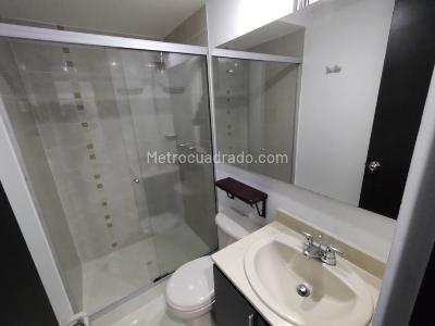 Apartamento de 3 alcobas en arriendo en El Poblado, Medellín, 76 m² · foto 5 de 18