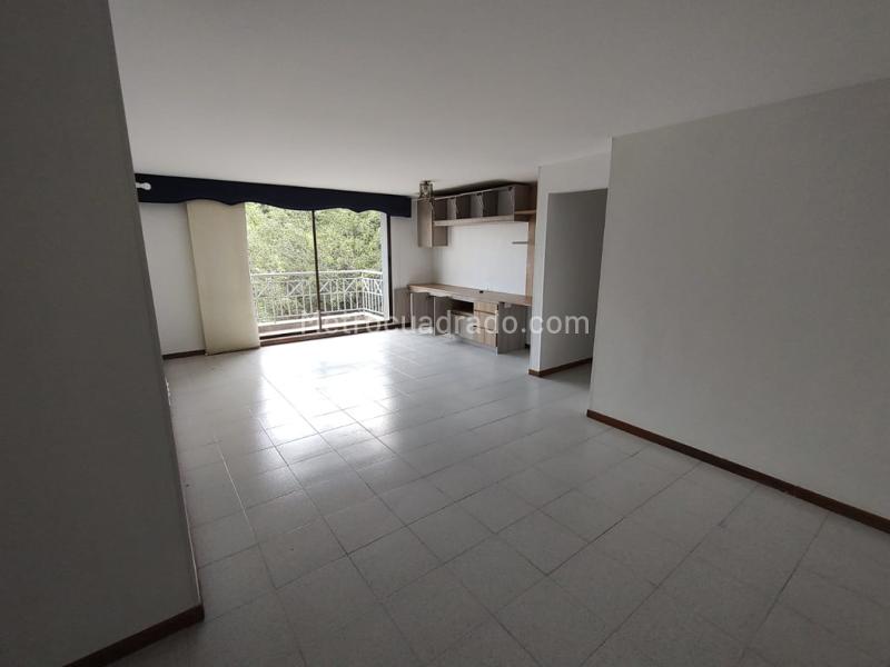 Spacious 3BR Apartment in El Poblado - 2