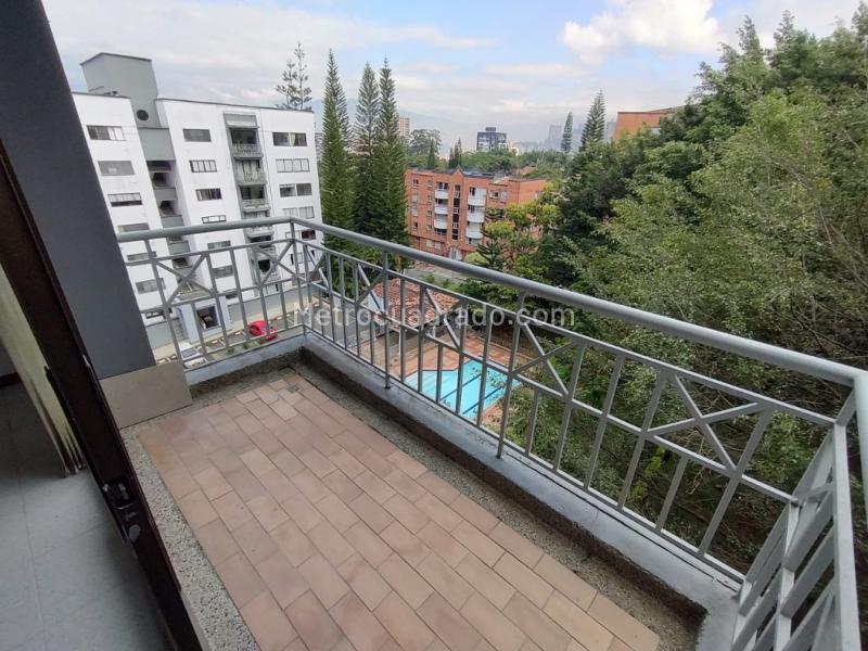 Spacious 3BR Apartment in El Poblado - 3
