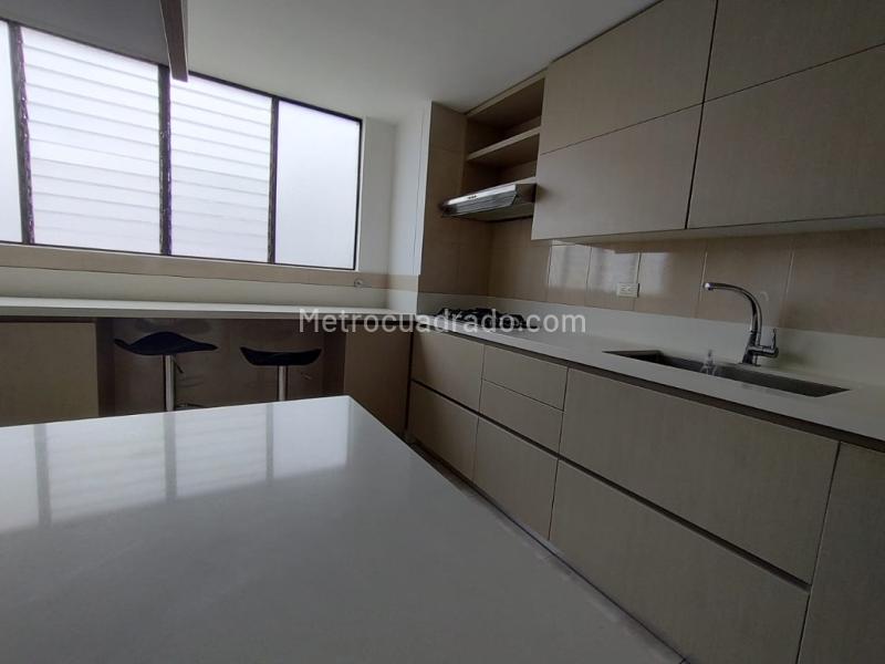 Spacious 3BR Apartment in El Poblado - 4