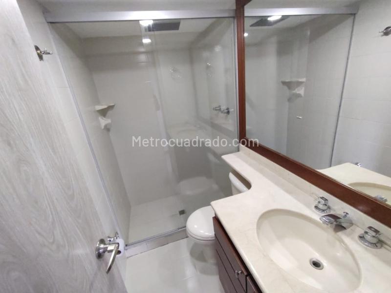 Spacious 3BR Apartment in El Poblado - 8