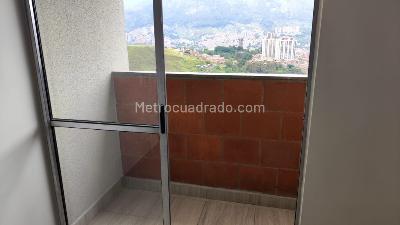 Apartamento de 2 alcobas en venta en Bucaros, Bello, 55 m² · foto 10 de 18