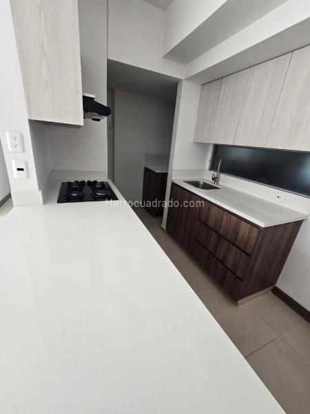 Piso – Bello, Fabricato - Vista 3