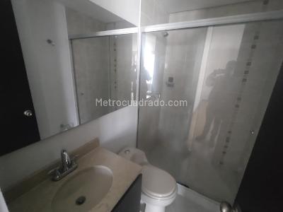 Apartamento de 2 alcobas en arriendo en El Poblado, Medellín, 75 m² · foto 6 de 13