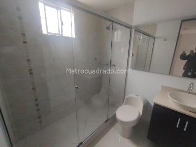 Apartamento de 2 alcobas en arriendo en El Poblado, Medellín, 75 m² · foto 12 de 13