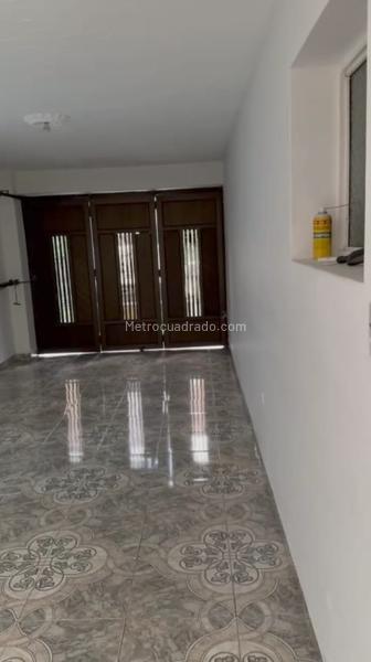 Casa Comercial Amplia en Belén Rosales