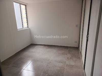 Apartamento de 2 alcobas en venta en Cabañas, Bello, 70 m² · foto 10 de 20