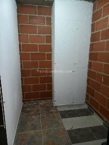 Apartamento de 2 alcobas en venta en Cabañas, Bello, 70 m² · foto 11 de 20