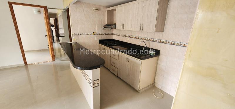 Apto Cómodo de 3 Alcobas en San Diego - 2