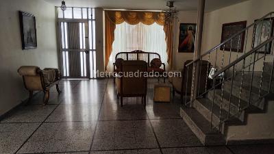Casa de 5 alcobas en venta en Laureles, Medellín, 400 m² · foto 9 de 20
