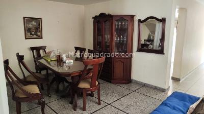Casa de 5 alcobas en venta en Laureles, Medellín, 400 m² · foto 18 de 20