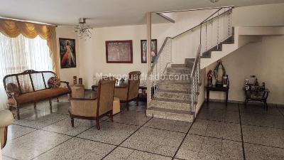 Casa de 5 alcobas en venta en Laureles, Medellín, 400 m² · foto 19 de 20