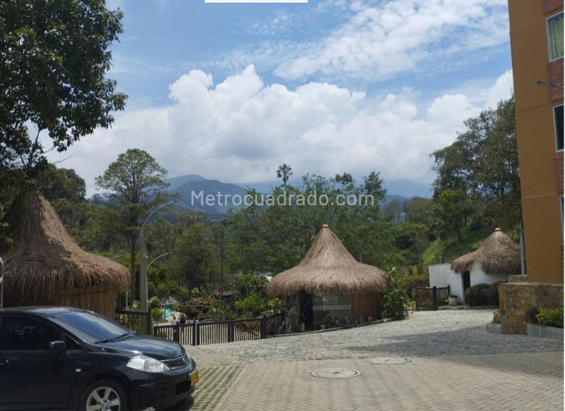 Apartamento en arriendo de 2 alcobas y 2 baños en La Tablaza - 2