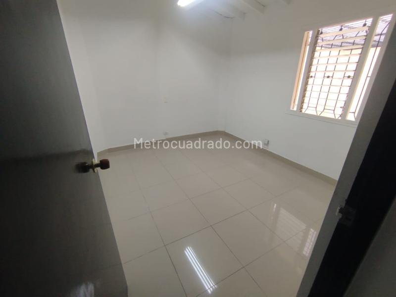 Casa para Arriendo cerca a Milla de Oro (5 Alcobas) - 3