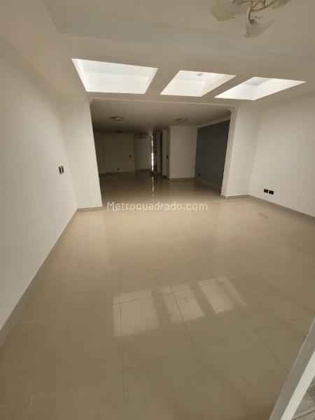 Spacious 5BR House with Garden in Villagrande - 2