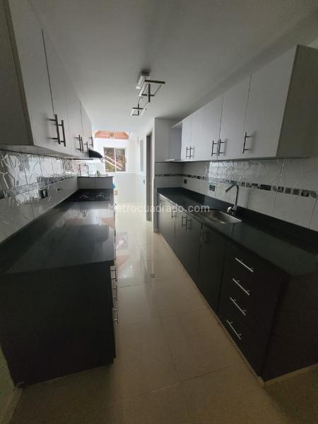 Spacious 5BR House with Garden in Villagrande - 3