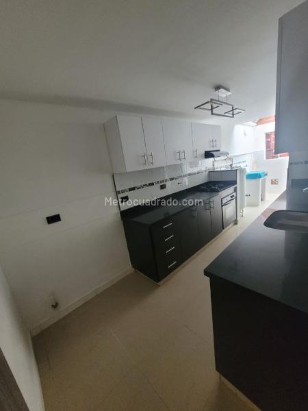 Spacious 5BR House with Garden in Villagrande - 4